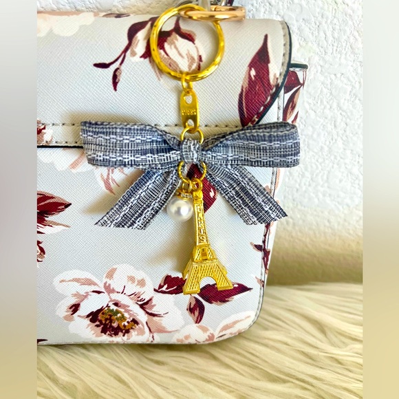 Paris tower keychain with ribbon for your purse; beautiful accessory - Picture 1 of 4